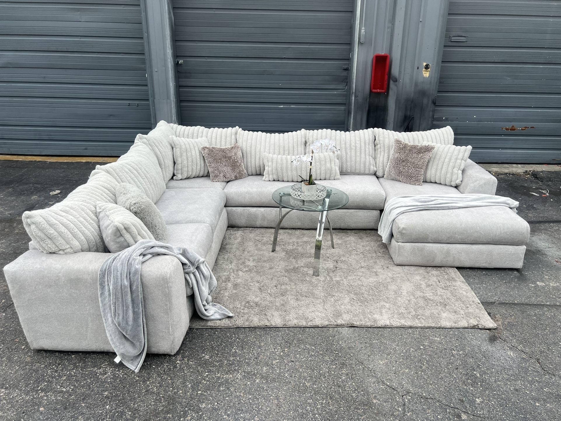 Sectional/couch/sofa, Light Grey, Plush, Delivery Available