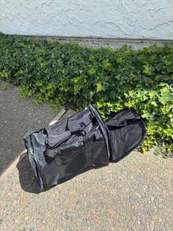 Flexible pet carrier