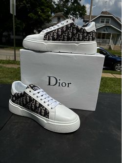 (Size 8) Men’s Skate Shoes