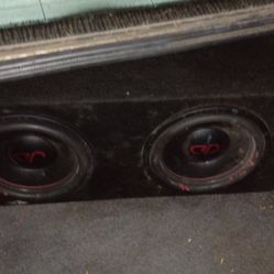 2 12" Speakers With Amp