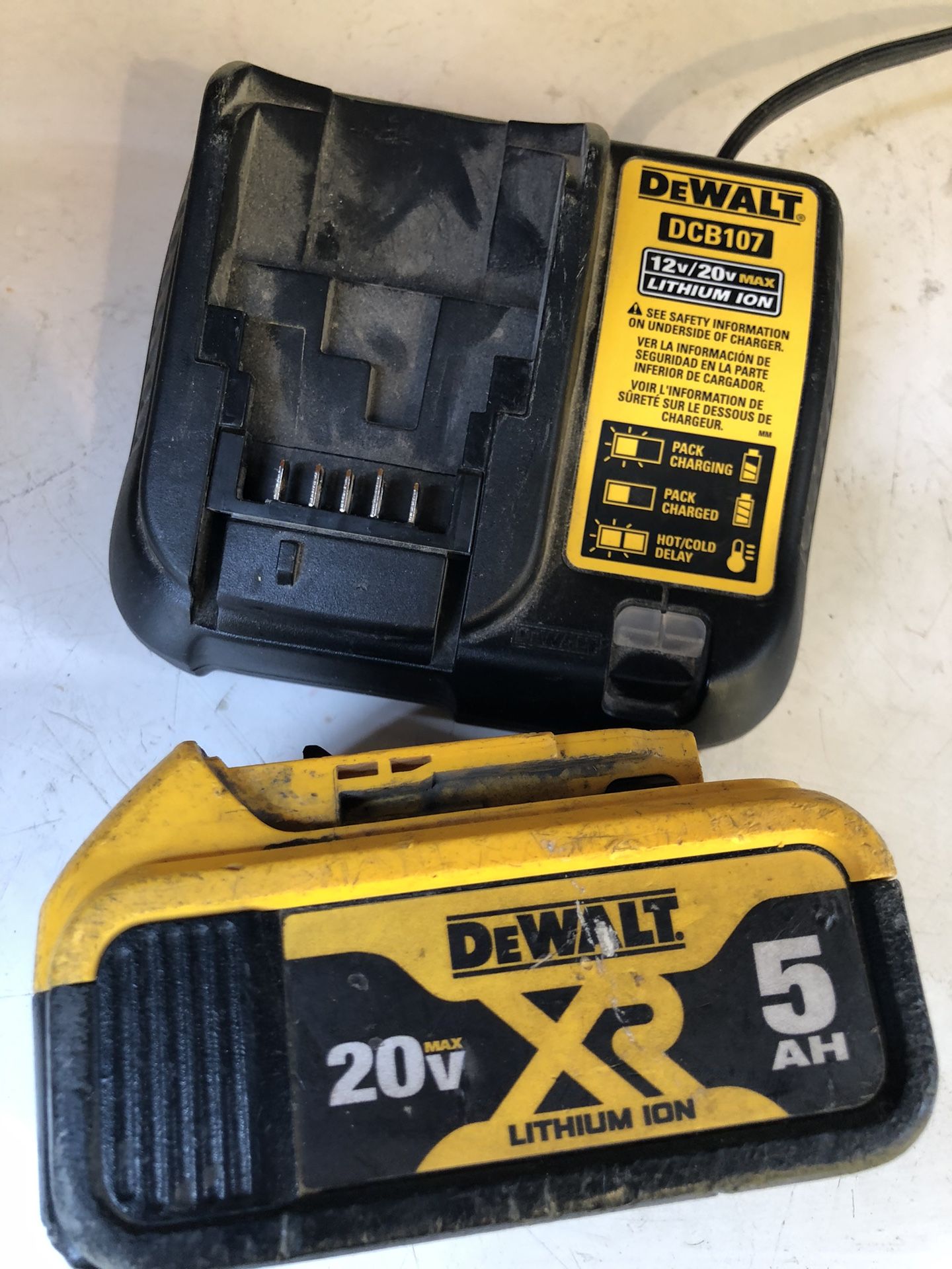 Dewalt Charger With battery AH 20V Battery
