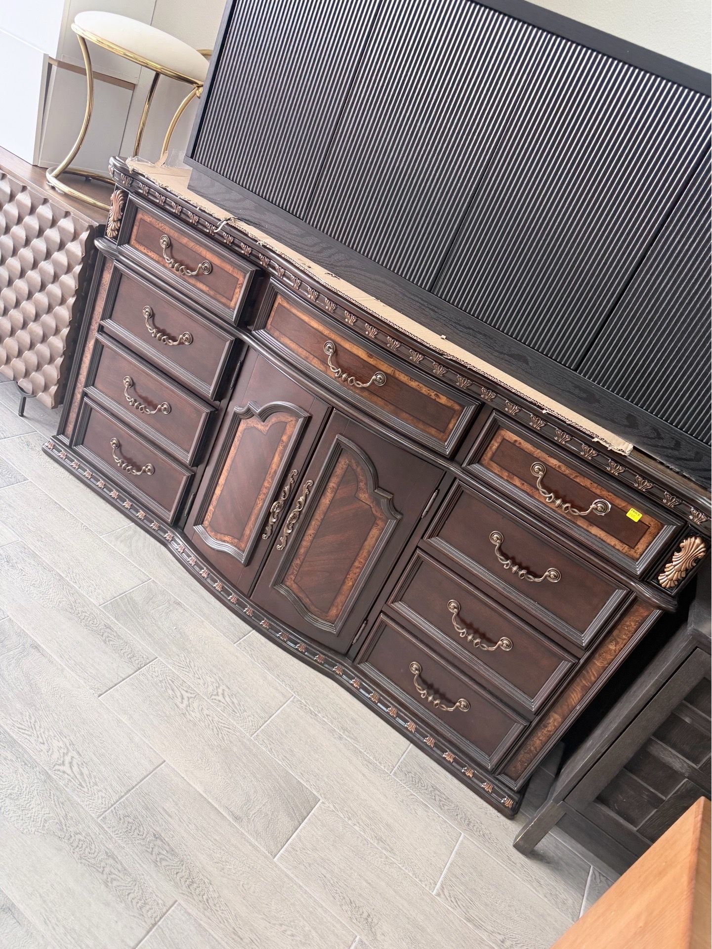 Dresser