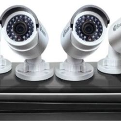 Swann Nvr8-7200 8 Channel NVR with Smartphone Viewing & 4 x Nhd-820 Cameras