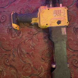 Dewalt Epoxy Despenser  