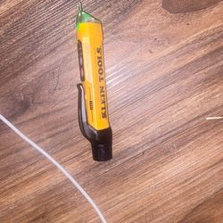 Klein Tools Voltage Tester