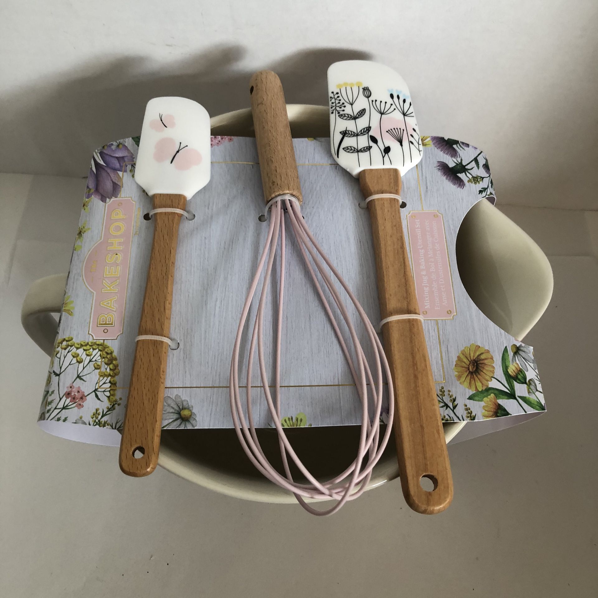 🙋‍♀️ Spring Mixing Bowl and Utensils