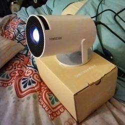 Magcubic HY300 Pro Projector 200ANSI Native 720P Wireless Screen Mirroring System Dual Band WiFi Hi-chip A3100 for Home Theater