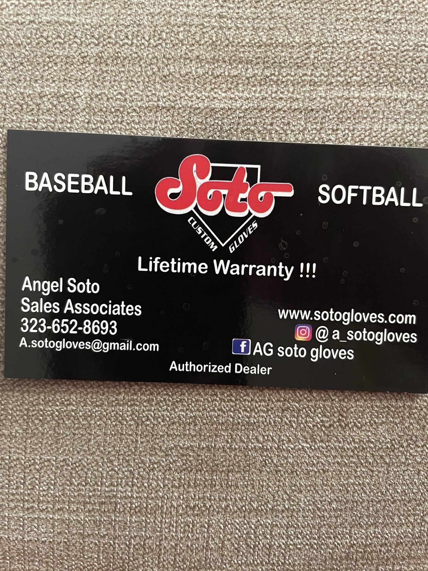 Baseball & Softball Gloves
