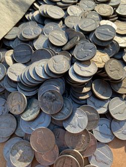 Group of pre 1958 older Jefferson Nickels 800 coins