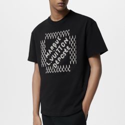 Louis Vuitton Men’s T-shirt (size M)