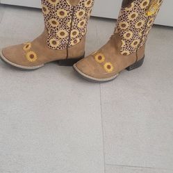 Girls Boots size 13