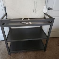 BABY CHANGING TABLE 