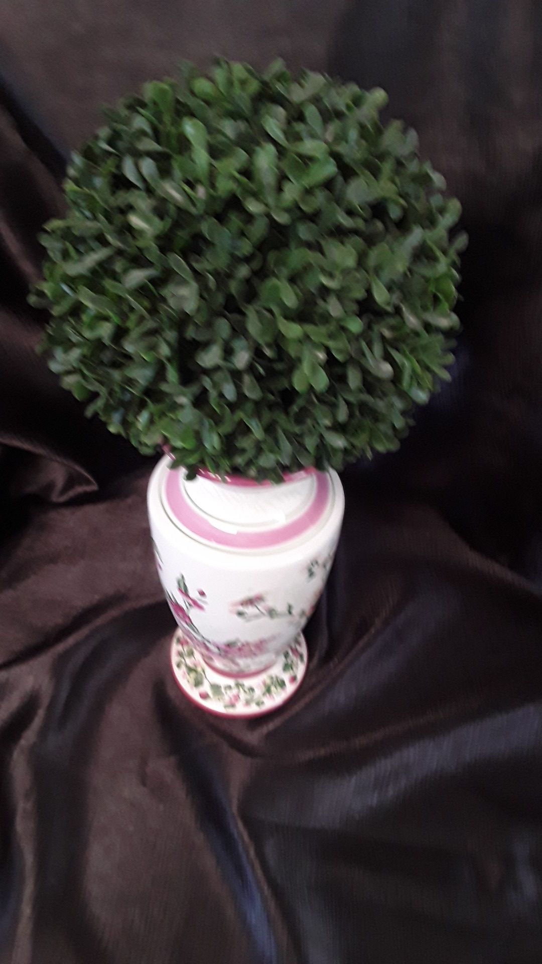 Lovely Laura Ashley pink flower vase