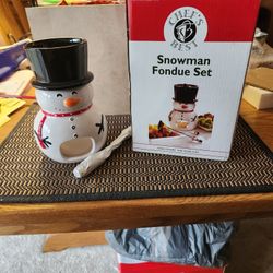 CHEFS BEST SNOWMAN FONDUE POT NEVER USED