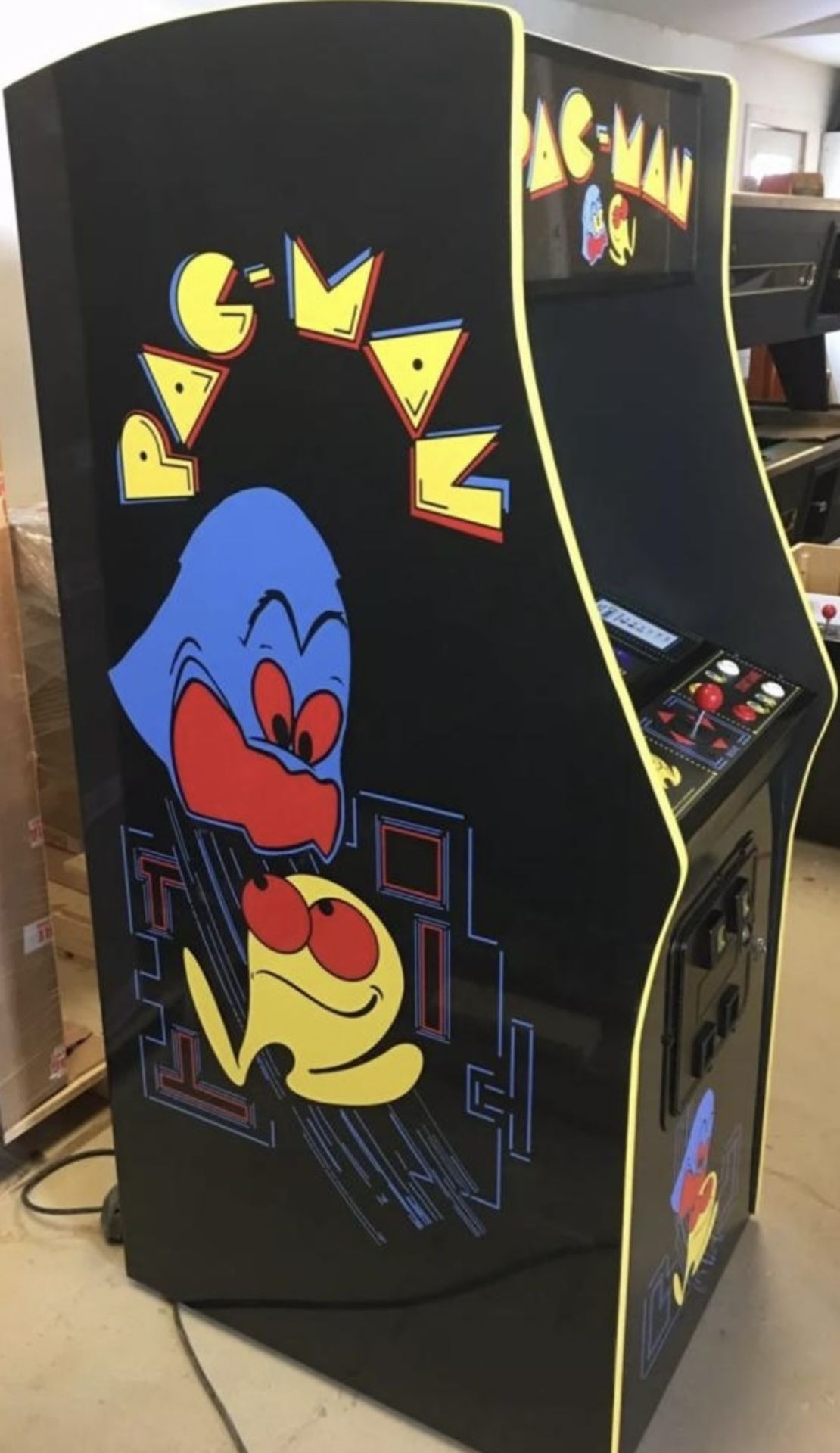 PAC-Man Iconic full size arcade machine-Includes 400 games! 