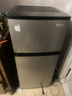 Refrigerator  For $200 Vissani   