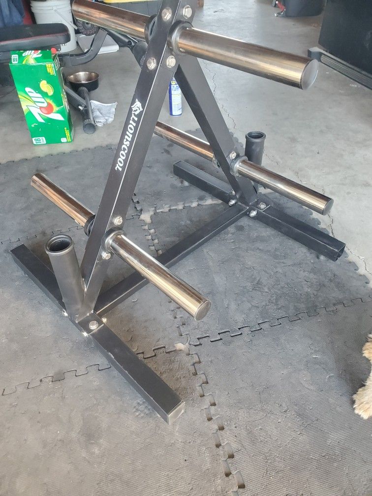 Good heavy Duty Commercial weight rack..not the cheap kind.. retails for $175 selling for $85