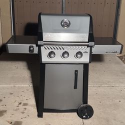 Napoleon Freestyle 365 - $300 OBO