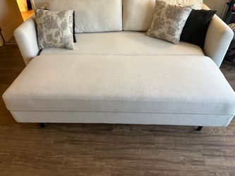 Tommy Hilfiger Pull-Out Sleeper Sofa – Cream – Excellent Condition – $775