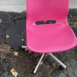 Pink office chair 