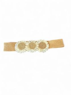 Cream & tan elastic straw belt with three white daisy flowers and button closure
