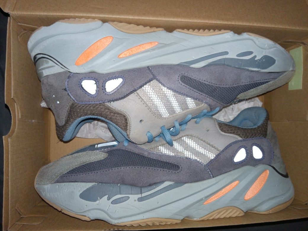 Yeezy Boost Adidas 700 Carbon Size 11