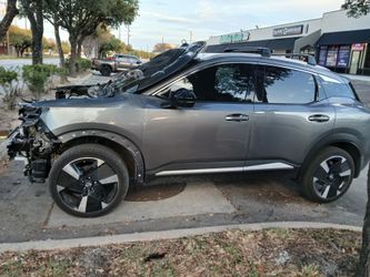 '26 Nissan Kicks Partout
