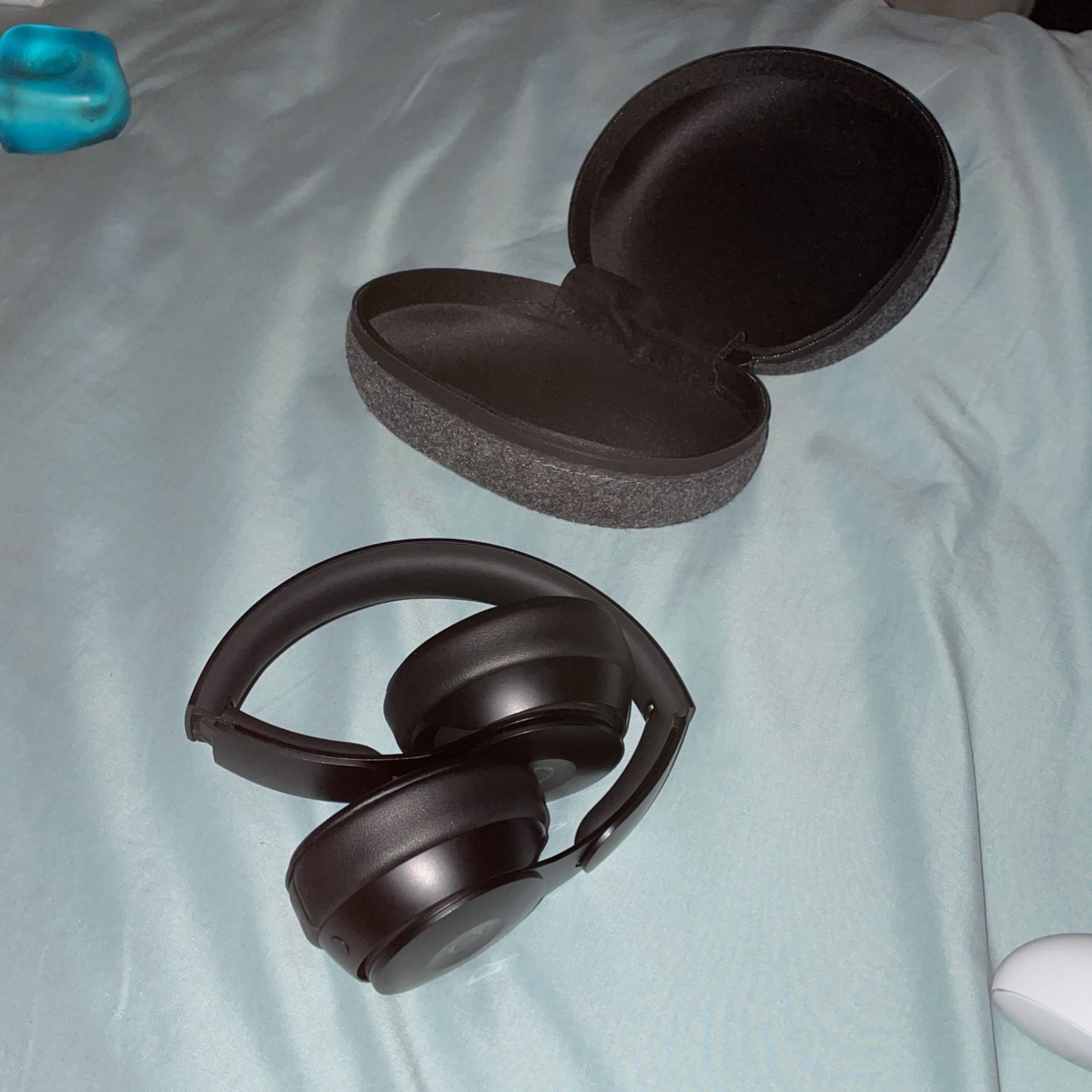 Beats Solo Pro