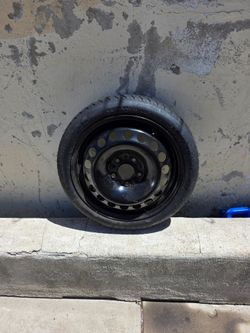 Spare tire %rim. Snow chains. Wheel lock.