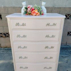 Beautiful Pink French Provincial Chest Of Drawers 