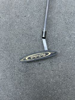 Golf putter