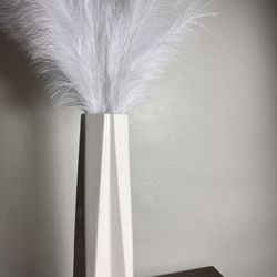 Elegant White Vase with Artificial Pampas Grass