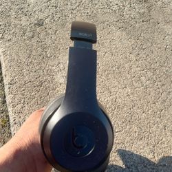 Dre Beats Black