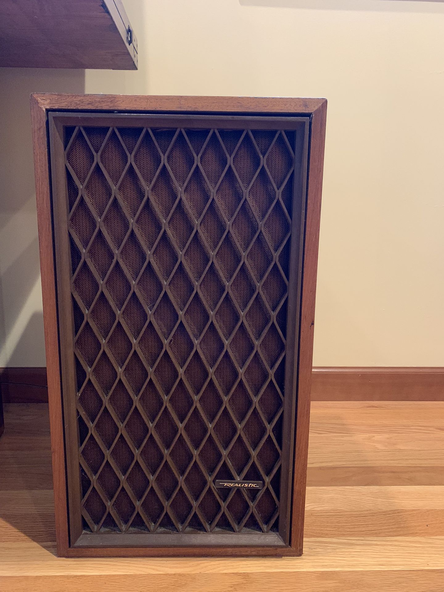 Pair of Vintage 1970's Realistic NOVA-6 40-4019A Stereo 2 way Speakers