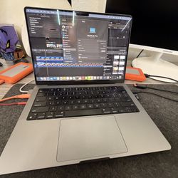 MacBook Pro 14” 512GB M2 Pro