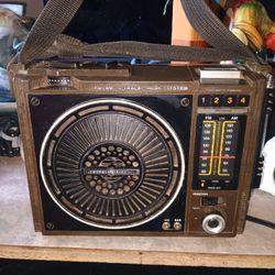 Vintage GE 8 Track Player/Radio