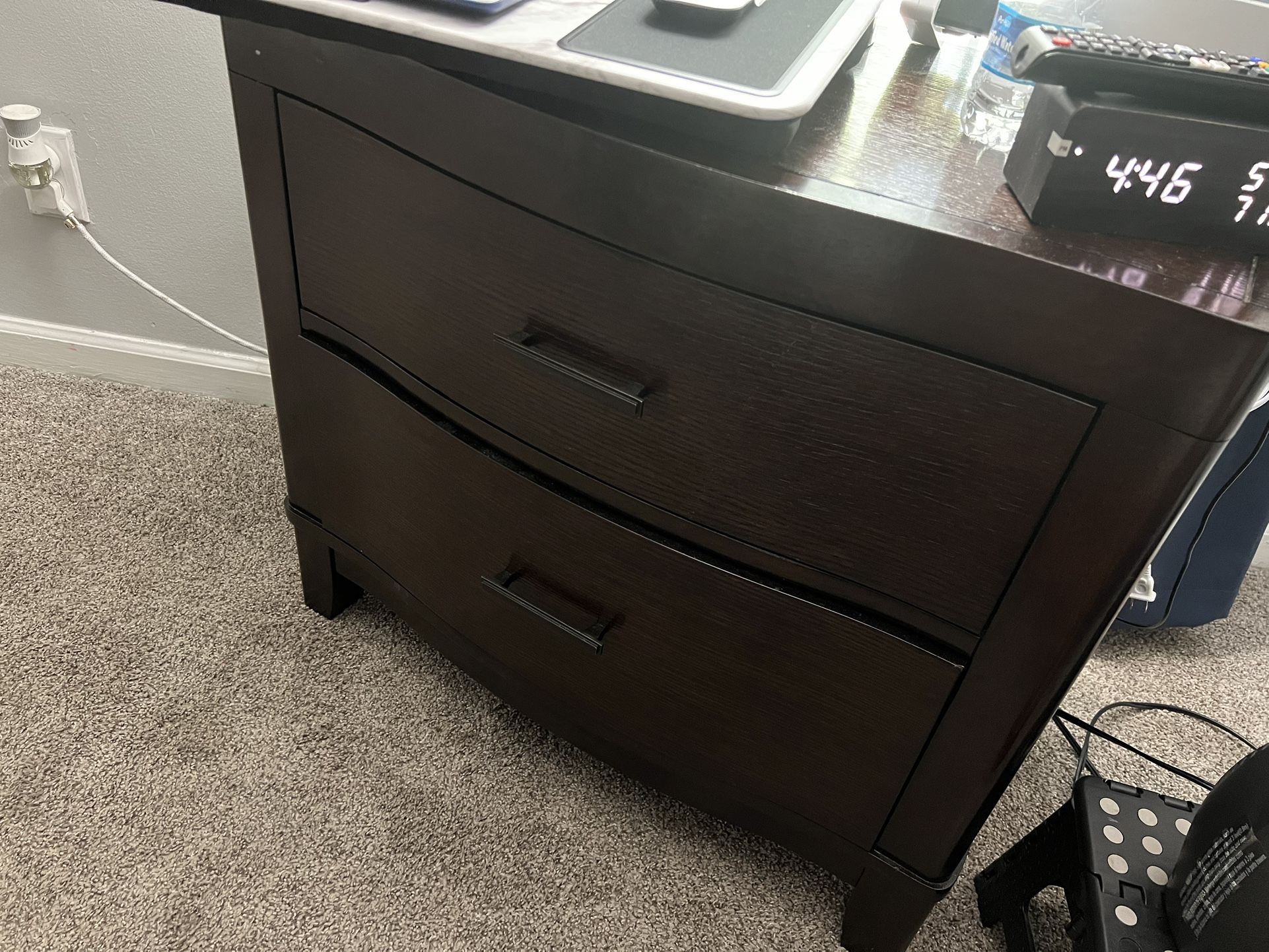 Manoticello Nightstand