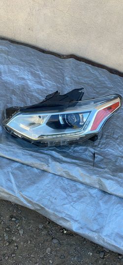 2018/21  Chevy traverse  left side hid headlight