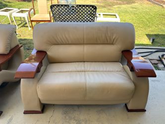 Couch set