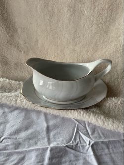 Jamestown China Allegro Gravy Boat and Underplate