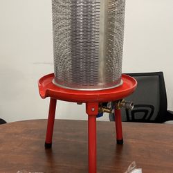 NEW 5.3 Gallon Hydro Fruit Press