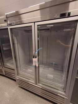 Double door cooler