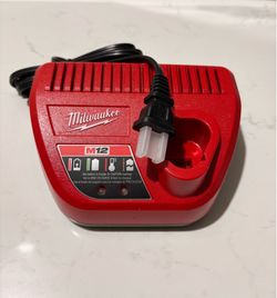 Milwaukee M2 Charger