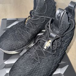 Basketball Shoes (LeBron)