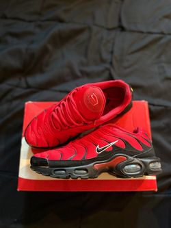 Red air maxes