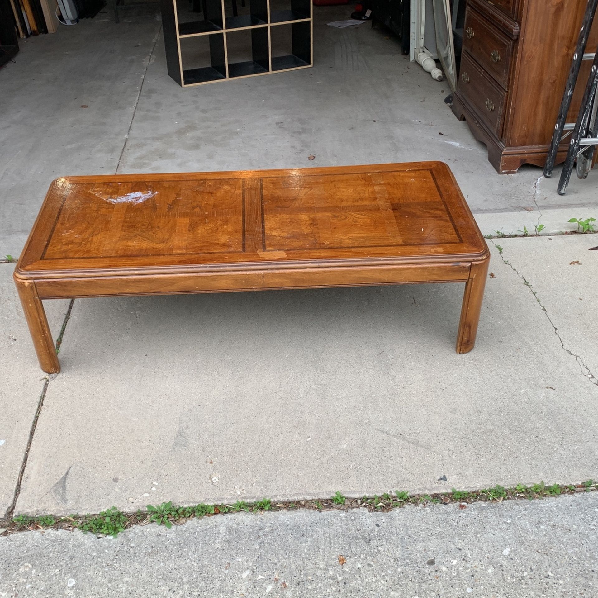Coffee Table 55’-24’16’