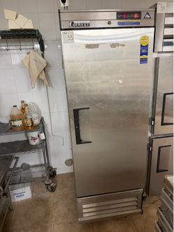 Everest Refrigeration EBF1D 1dr. Stainless Steel Bottom Mount Reach-In Freezer on Casters w/Aluminum Sheet Pan Rack