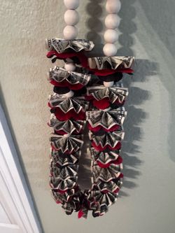 Graduation leis