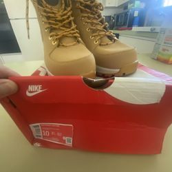 Size 10 M Nike Manoa Leather Haystack Deadstock