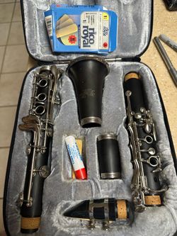 Jean Baptiste Clarinet with Royal Reeds $120 Firm